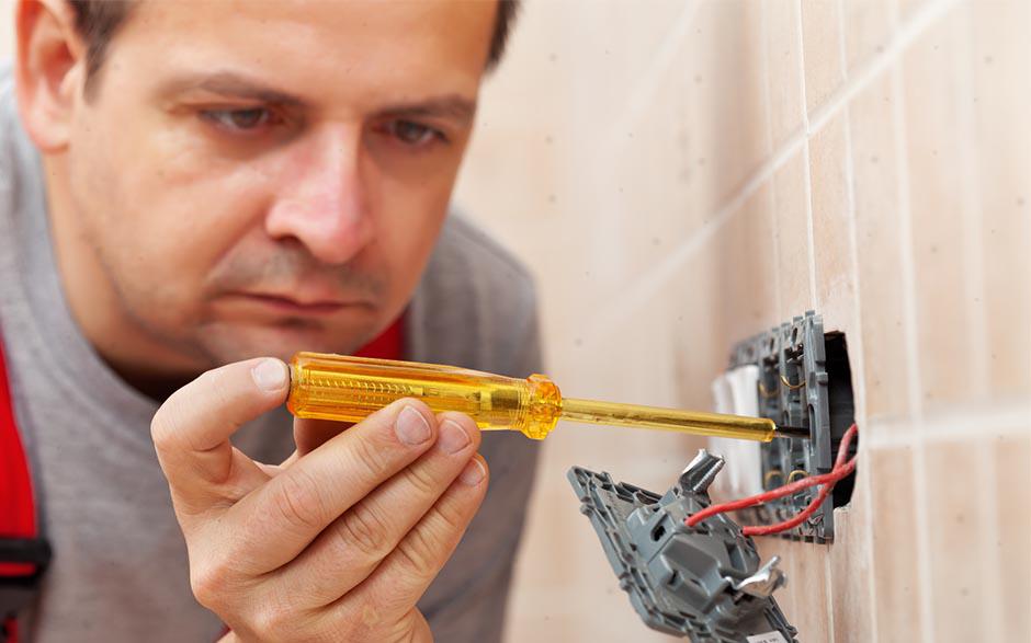  électricien urgence Le Mesnil-Saint-Denis